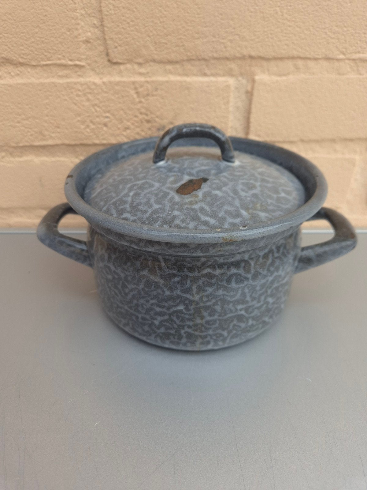 Grijsgewolkte emaille pan., Antiek en Kunst, Ophalen of Verzenden