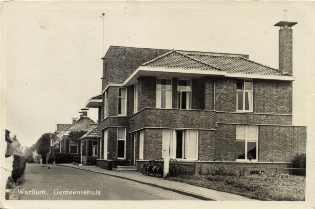 Warffum. Gemeentehuis - fietsen - gelopen, Verzenden, 1920 tot 1940, Gelopen, Noord-Brabant