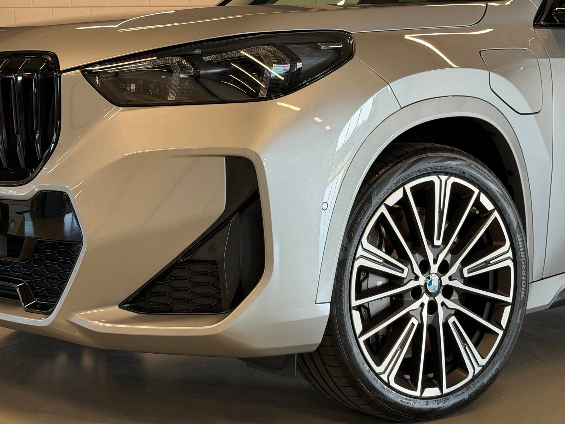 BMW X1 XDrive30e M Sport Pro Individual | PANO | TREKHAAK |, Dealer onderhouden, Leder, Bedrijf, Hybride Elektrisch/Benzine