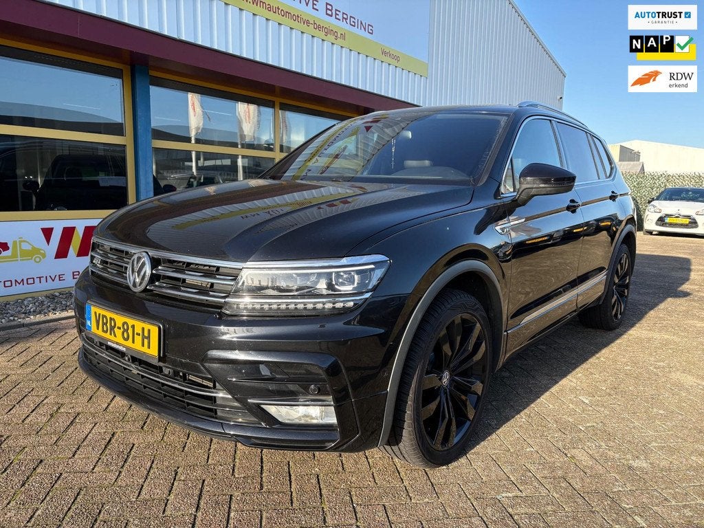 Volkswagen TIGUAN 2.0 TDI R-LINE DSG 240 PK LEDER CAMERA, Auto's, Automaat, 1780 kg, Gebruikt, 4 cilinders