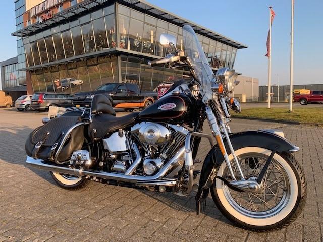 Harley-Davidson FLSTS SPRINGER SOFTAIL (bj 2001), Dopplerlaan 26
9207 HC  Drachten, NL, H-D Benelux B.V., Bedrijf, Info@m-point.frl