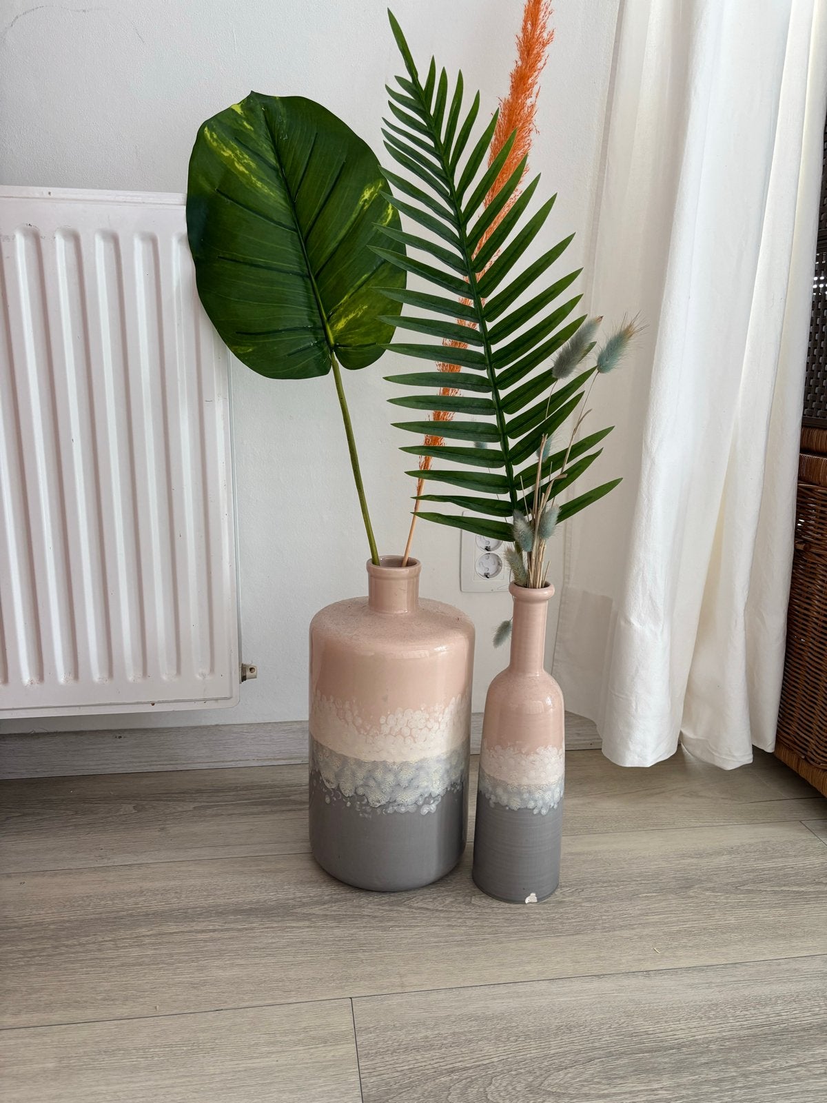 Set van 2 vazen met ombre effect - roze, wit, grijs, Gebruikt, Met patroon/structuur, Ophalen of Verzenden, Roze