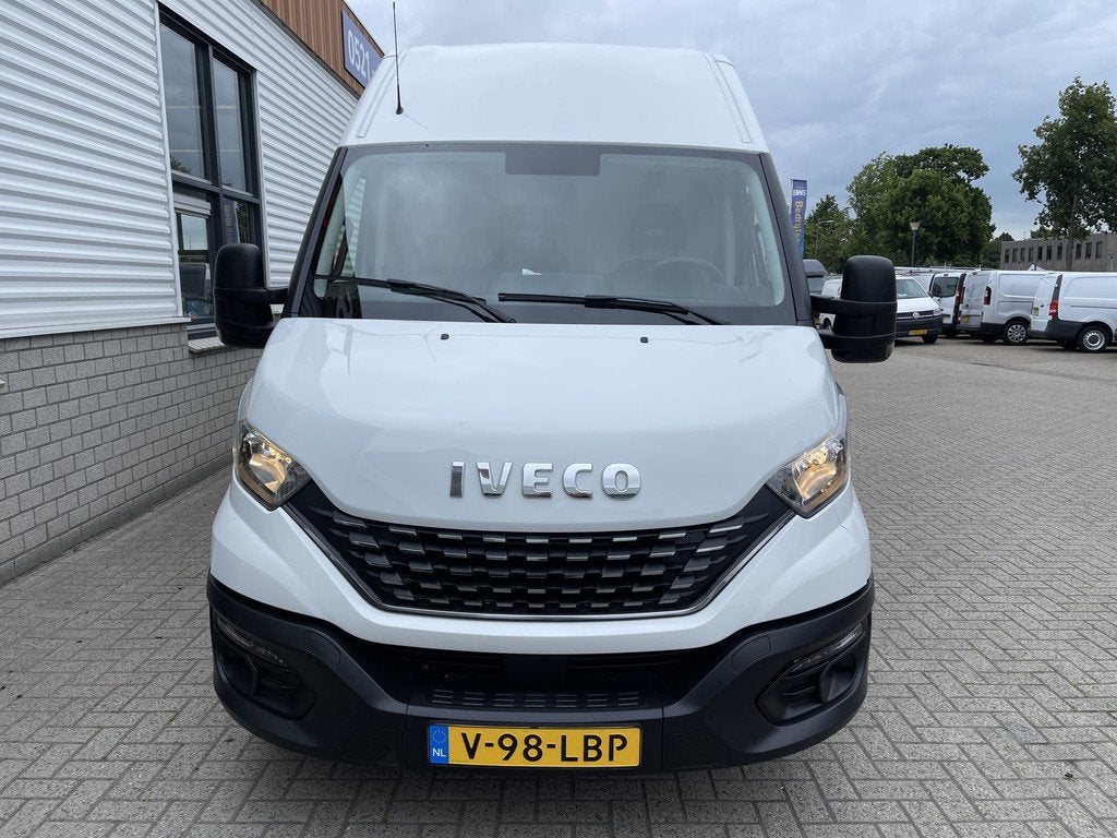 Iveco Daily 35S14V 2.3 Himatic automaat L4H2 / laadruimte 47, Auto's, Gebruikt, Wit, Bedrijf, Diesel