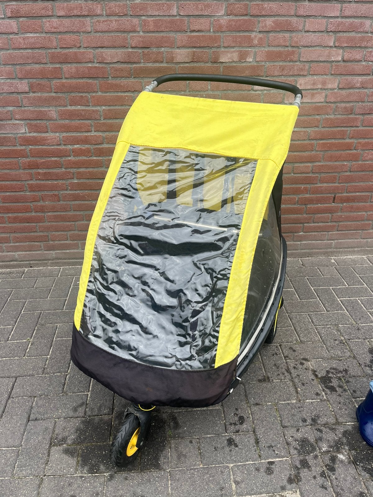 Kinderkar / Fietskar voor kinderen - Geel, Ophalen, Gebruikt, Kinderkar, 40 tot 60 kg