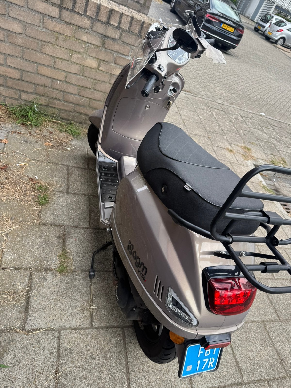 Agm scooter, Fietsen en Brommers, Ophalen, Zo goed als nieuw, Benzine, Overige merken