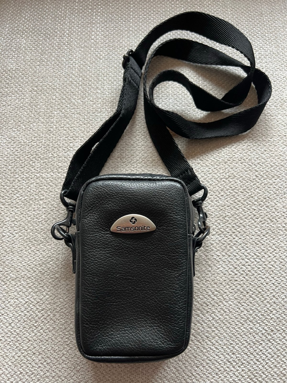 Samsonite Makemo 100 Leren Cameratasje met Schouderband, Schouderband, Gebruikt, Hoes, Samsonite
