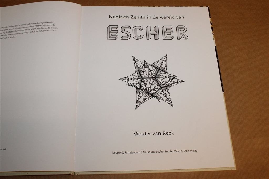 Nadir en Zenith in de Wereld van Escher — Kunstprentenboek, Boeken, Ophalen of Verzenden, Gelezen