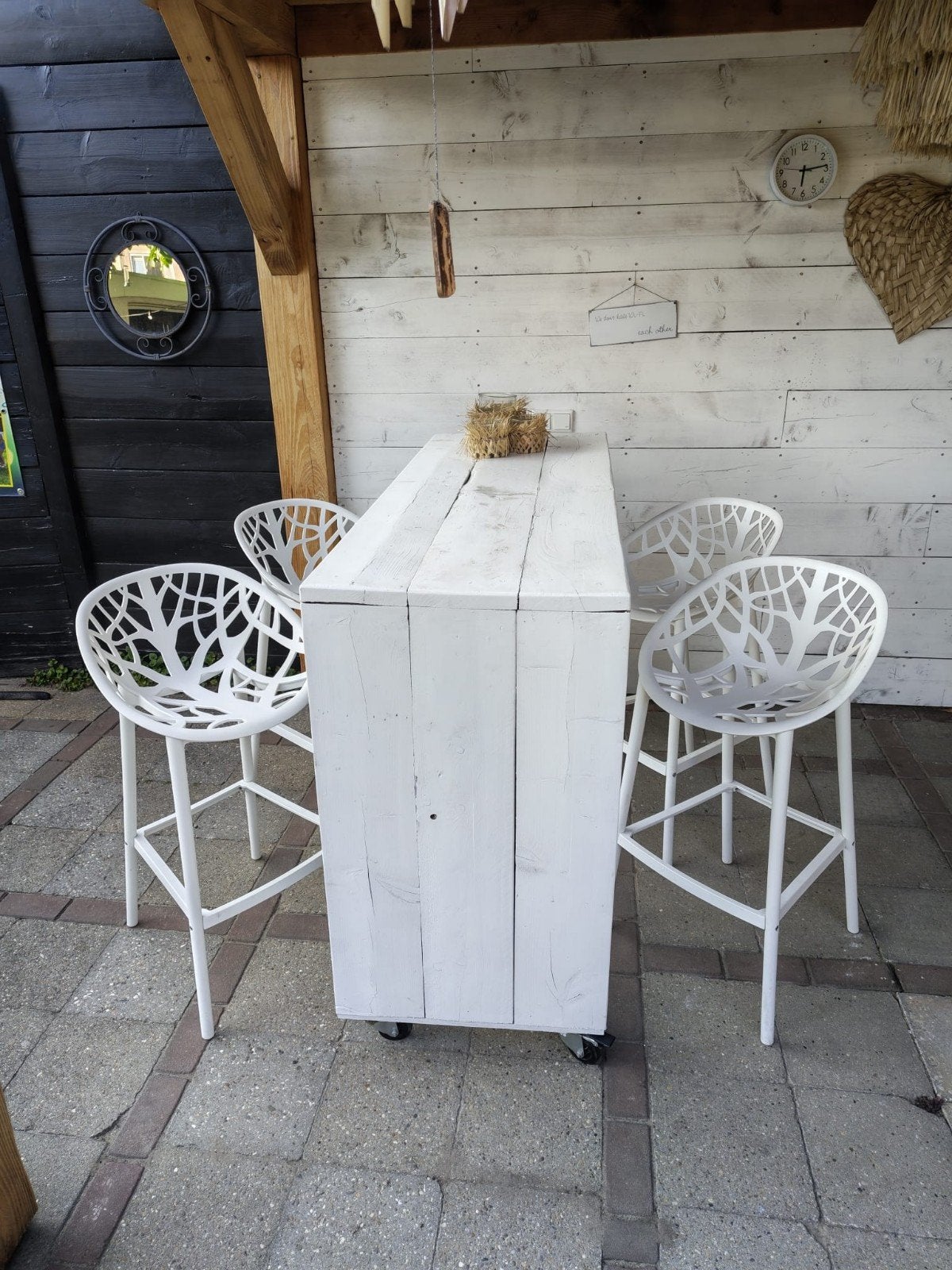 Stevige bartafel met 4 bijpassende barkrukken, Huis en Inrichting, Barren, Ophalen, Gebruikt, Inclusief barstoelen