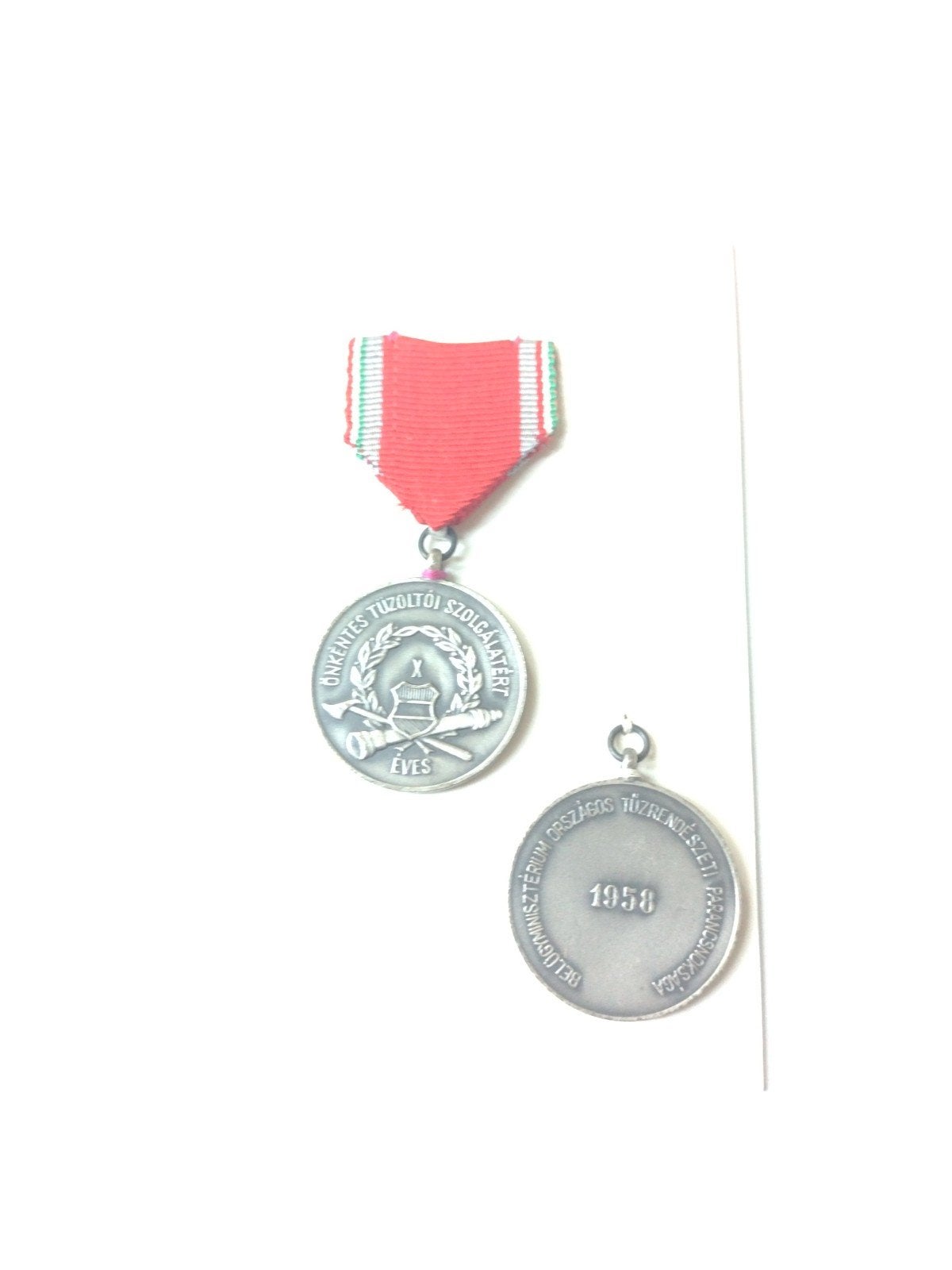 Brandweer Hongarije medaille vrijwilligers 10 jaar 2x, Verzamelen, Militaria | Algemeen, Ophalen of Verzenden, Nederland, Lintje, Medaille of Wings