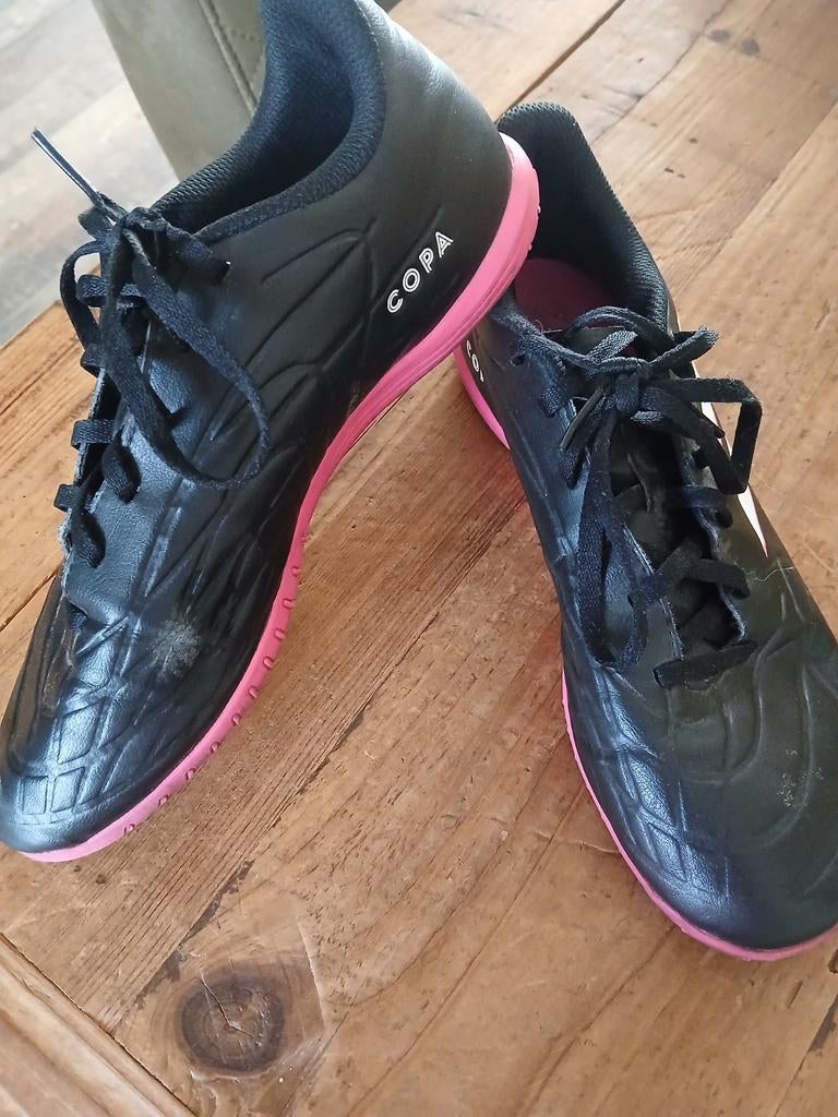 Zaalvoetbal schoenen maat 41/1/2, Maat XS of kleiner, Ophalen, Gebruikt, Schoenen