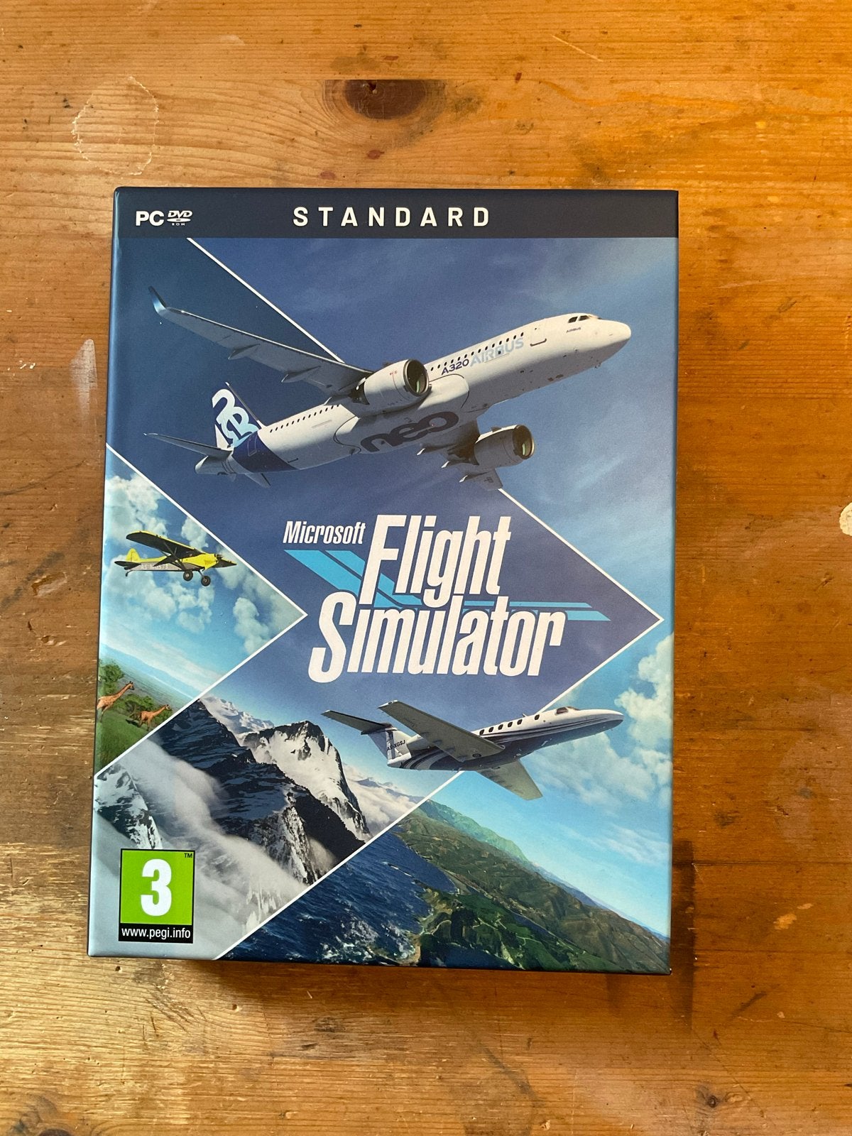 Microsoft Flight Simulator Standard PC DVD - Zo goed als nie, Online, 1 speler, Ophalen of Verzenden, Zo goed als nieuw