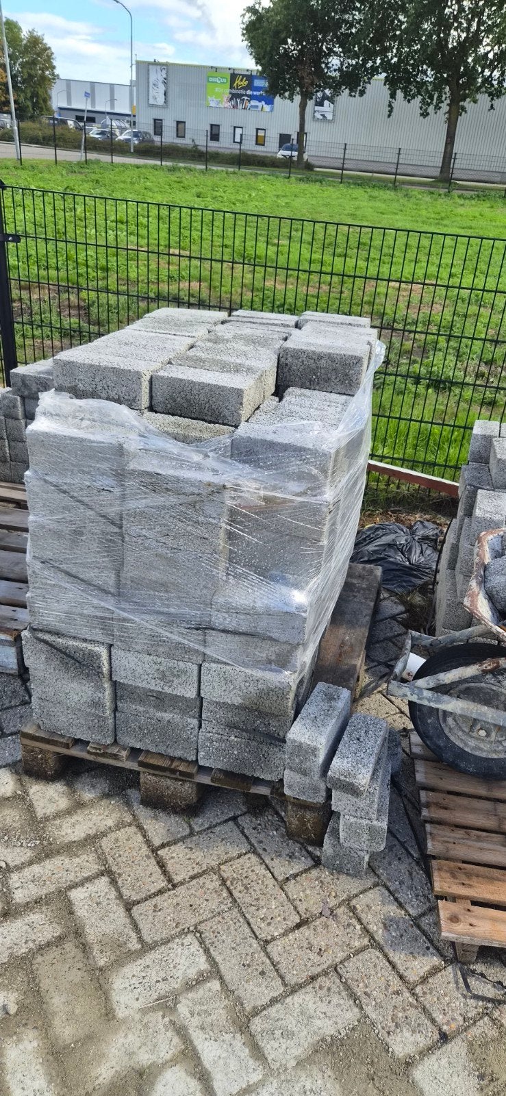 Beton metselstenen, ca. 600 stuks, Ophalen, Nieuw, Beton