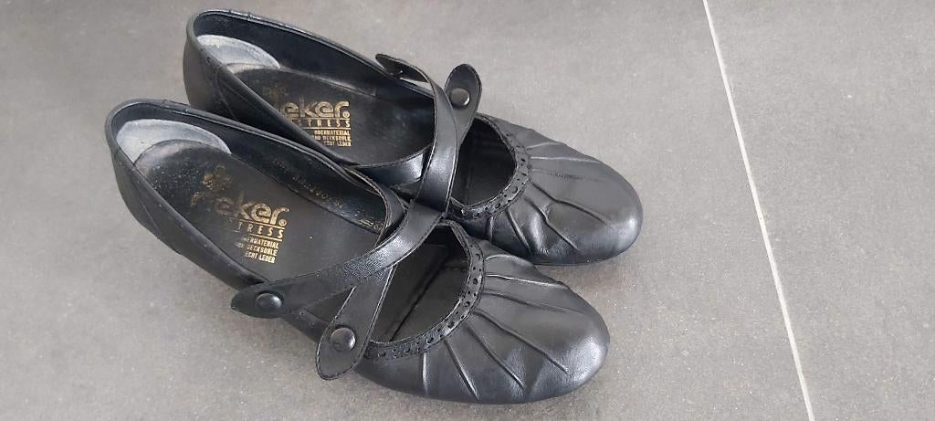 Rieker pumps maat 40 hak van 4 cm. leer leder zwart, Pumps, Zwart, Ophalen of Verzenden, Zo goed als nieuw