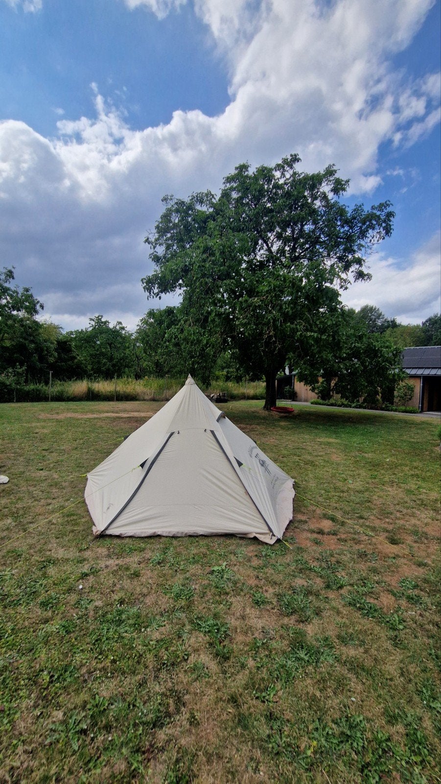 Wildebeast BUMI 3-persoons tipi tent, Caravans en Kamperen, Ophalen, Zo goed als nieuw, Tot en met 3