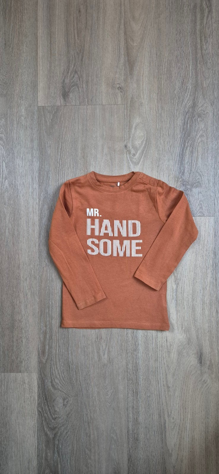 roestbruine longsleeve met tekst handsome, prenatal, maat 98, Kinderen en Baby's, Kinderkleding | Maat 98, Ophalen of Verzenden