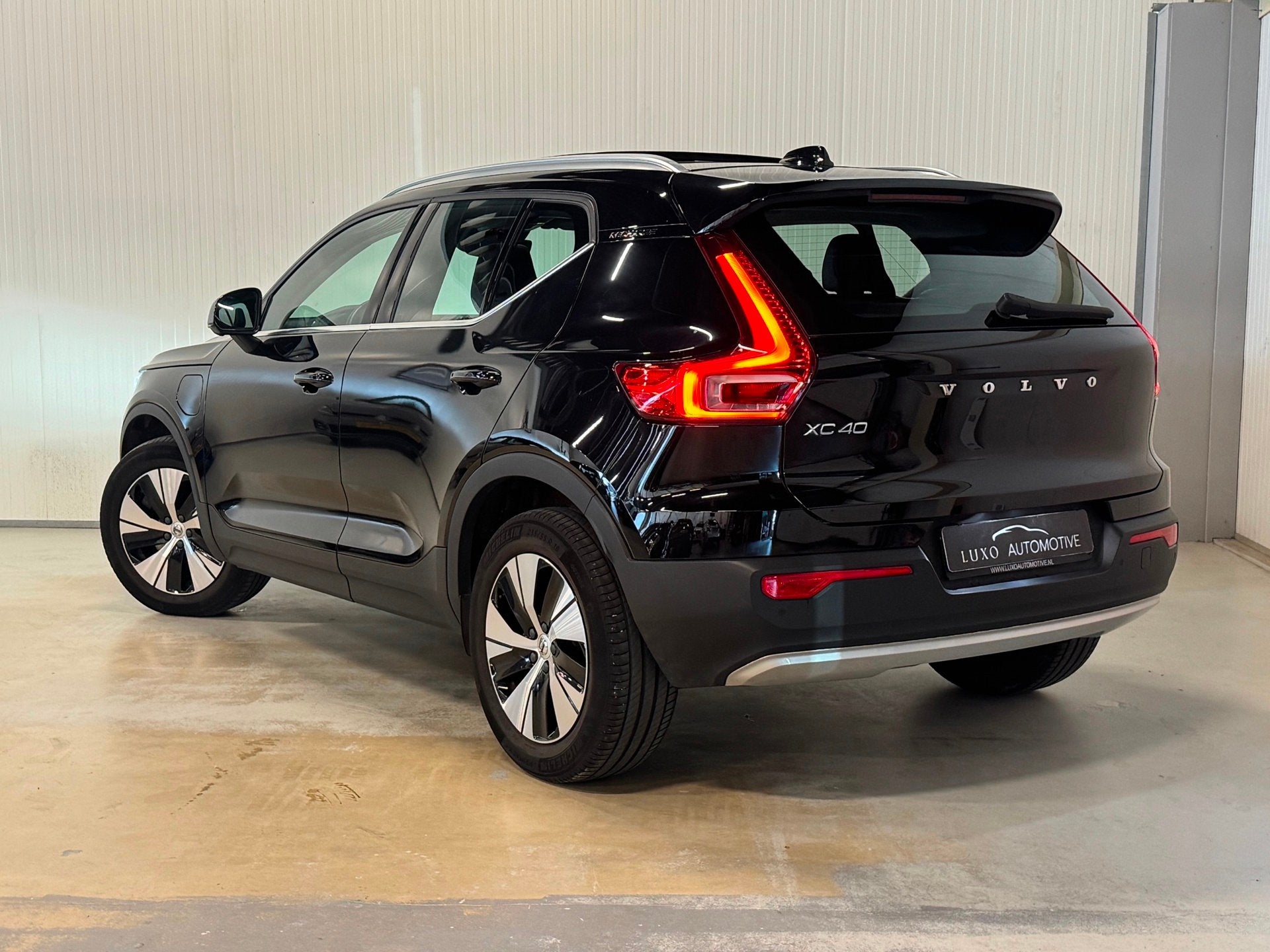Volvo XC40 1.5 T4 Recharge Inscription Expression | PANO | 3, Dealer onderhouden, Euro 6, 129 pk, Zwart