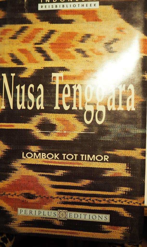Nusa Tenggara Lombok tot Timor Periplus reisbibliotheek, Overige merken, Ophalen of Verzenden, Zo goed als nieuw, Reisgids of -boek