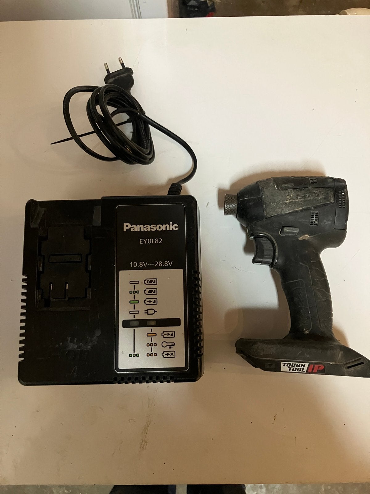 Panansonic slagschroevendraaier met acculader, Ophalen of Verzenden, Gebruikt, Boor- en Schroefmachine