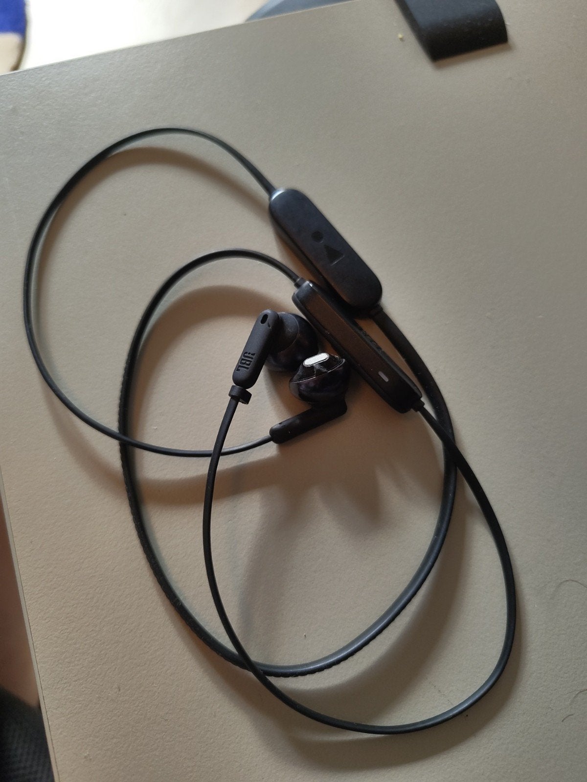 JBL Tune215BT Draadloze In-ear Oortjes - Zwart, In-ear, Gebruikt, JBL, Ophalen of Verzenden