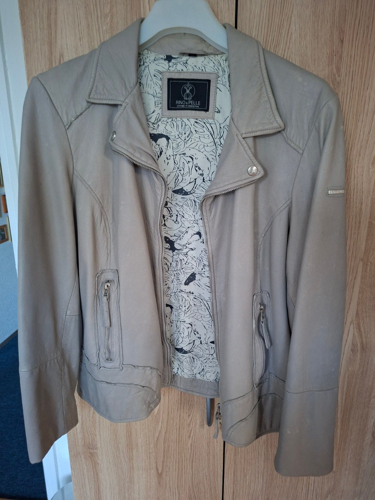 mooi leren jasje 44, Beige, Maat 42/44 (L), Ophalen of Verzenden, Zo goed als nieuw