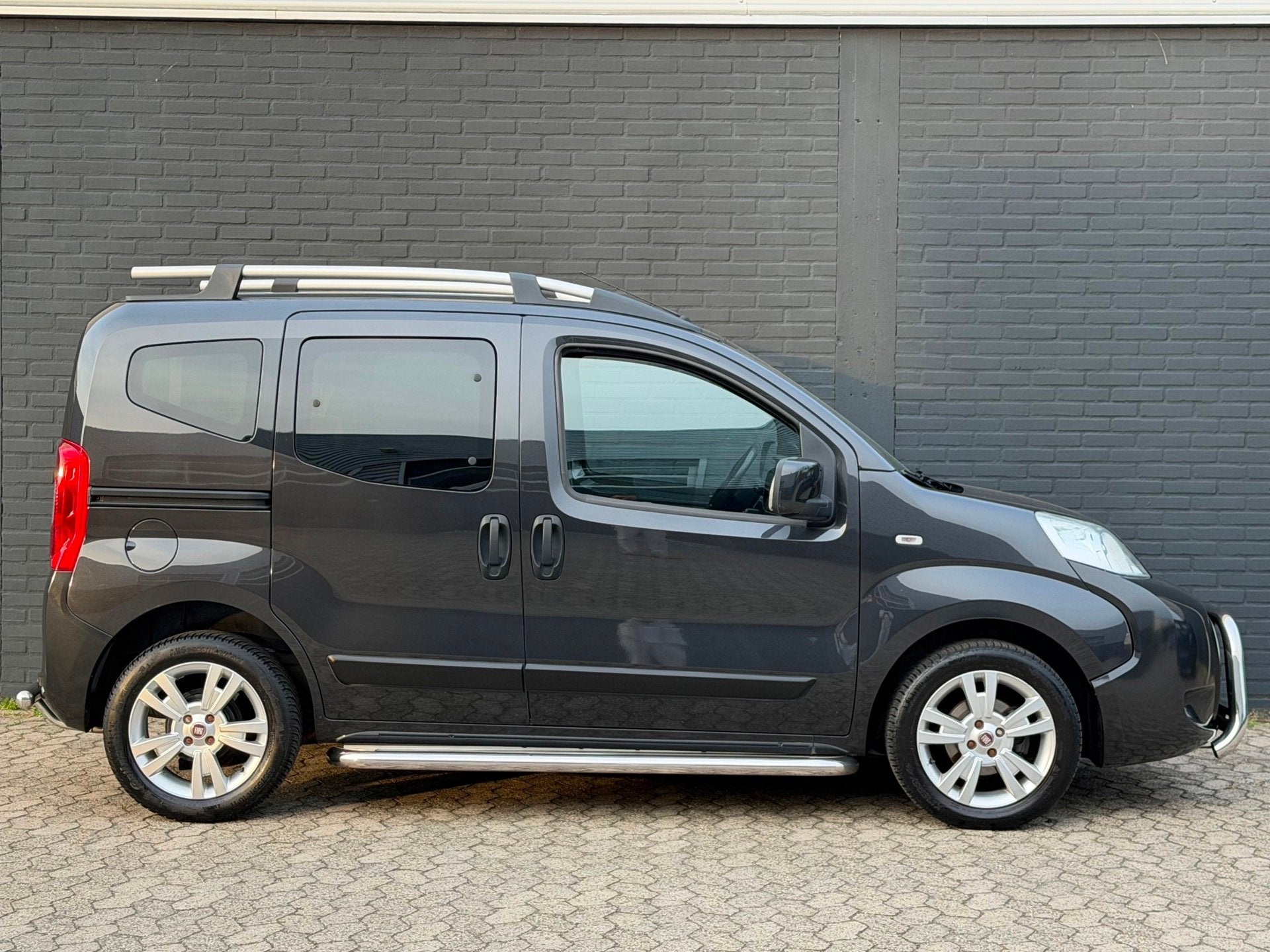 Fiat Qubo 1.4 Easy AIRCO/PDC/NIEUW APK/BOEKJES/NAP/LICHTMETA, Auto's, Fiat, Voorwielaandrijving, Euro 5, 4 cilinders, 400 kg