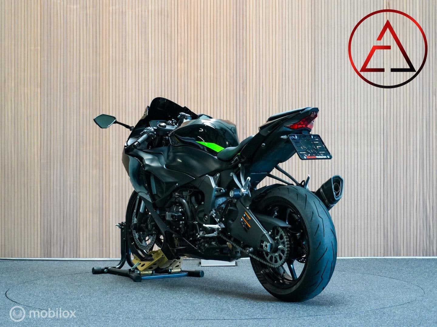 Kawasaki ZX-6R 2025 Zwart | Arrow + decat | 7.862 km, Motoren, Motoren | Kawasaki, 636 cc, Kawasaki, Christiaan huygensweg 32D