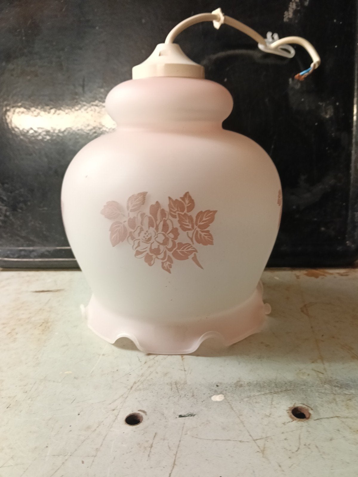 Roze Opaal Hanglamp uit Frankrijk - Vintage Design, Huis en Inrichting, Gebruikt, Overige fittingen, Ophalen of Verzenden, Glas