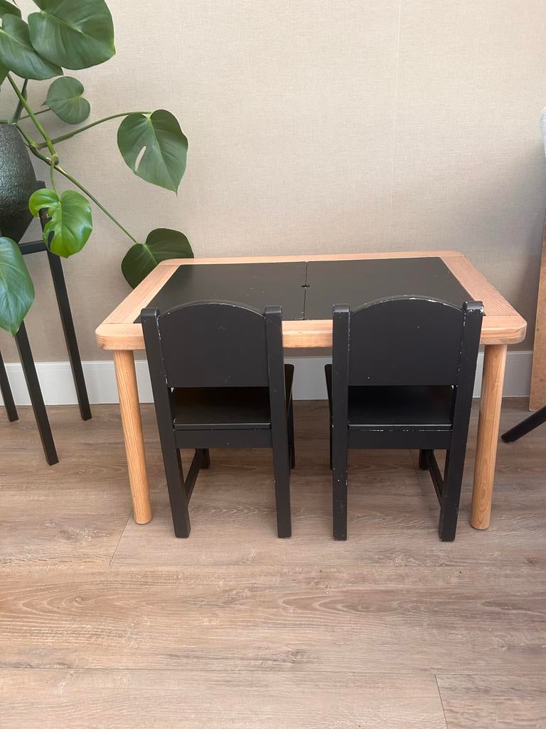 Kinder speeltafel met 2 stoeltjes en opbergbakken, Ophalen, Gebruikt