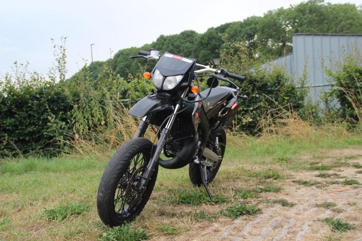 Derbi Senda X-Treme 50SM 2005, Fietsen en Brommers, Ophalen, 6 versnellingen, Maximaal 45 km/u, Zo goed als nieuw