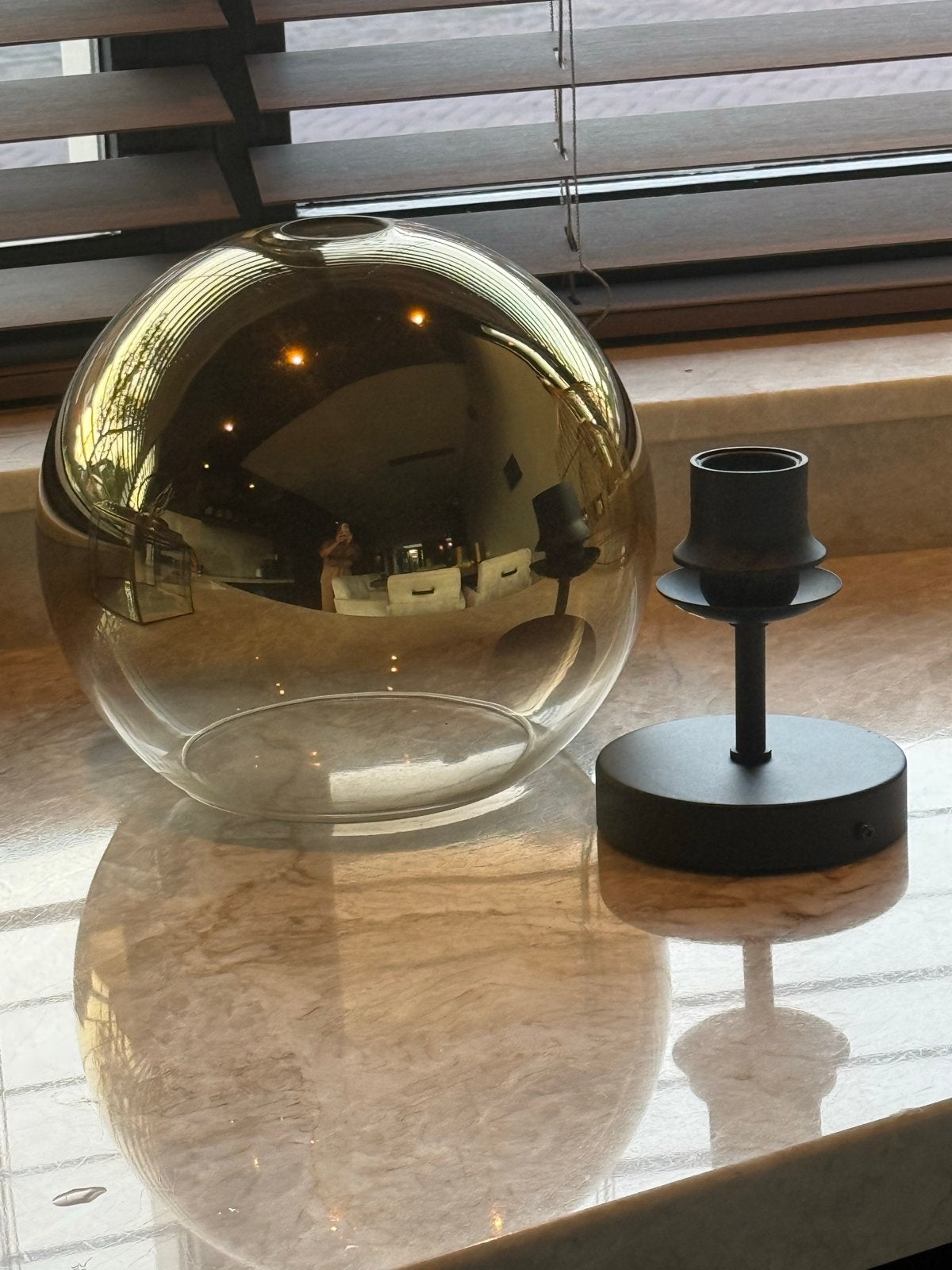 Gouden glazen bol en zwarte kandelaar set, Ophalen of Verzenden, Zo goed als nieuw, Glas