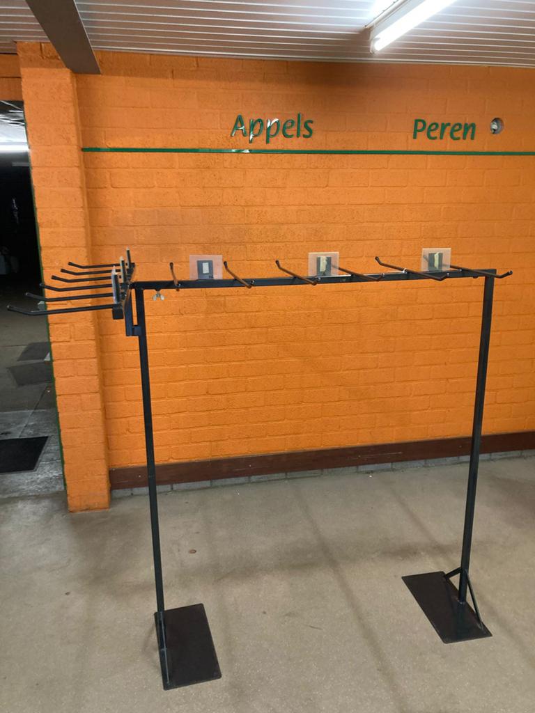 Winkel stelling met ophanghaken, Ophalen of Verzenden, Zo goed als nieuw