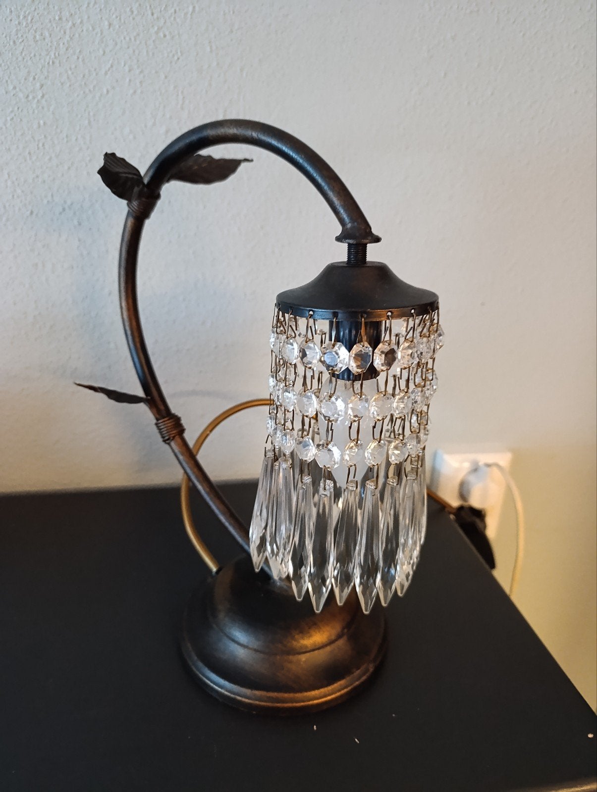 Oude boudair tafellamp kristallen pegels  60er jaren, Antiek en Kunst, Antiek | Lampen, Ophalen of Verzenden