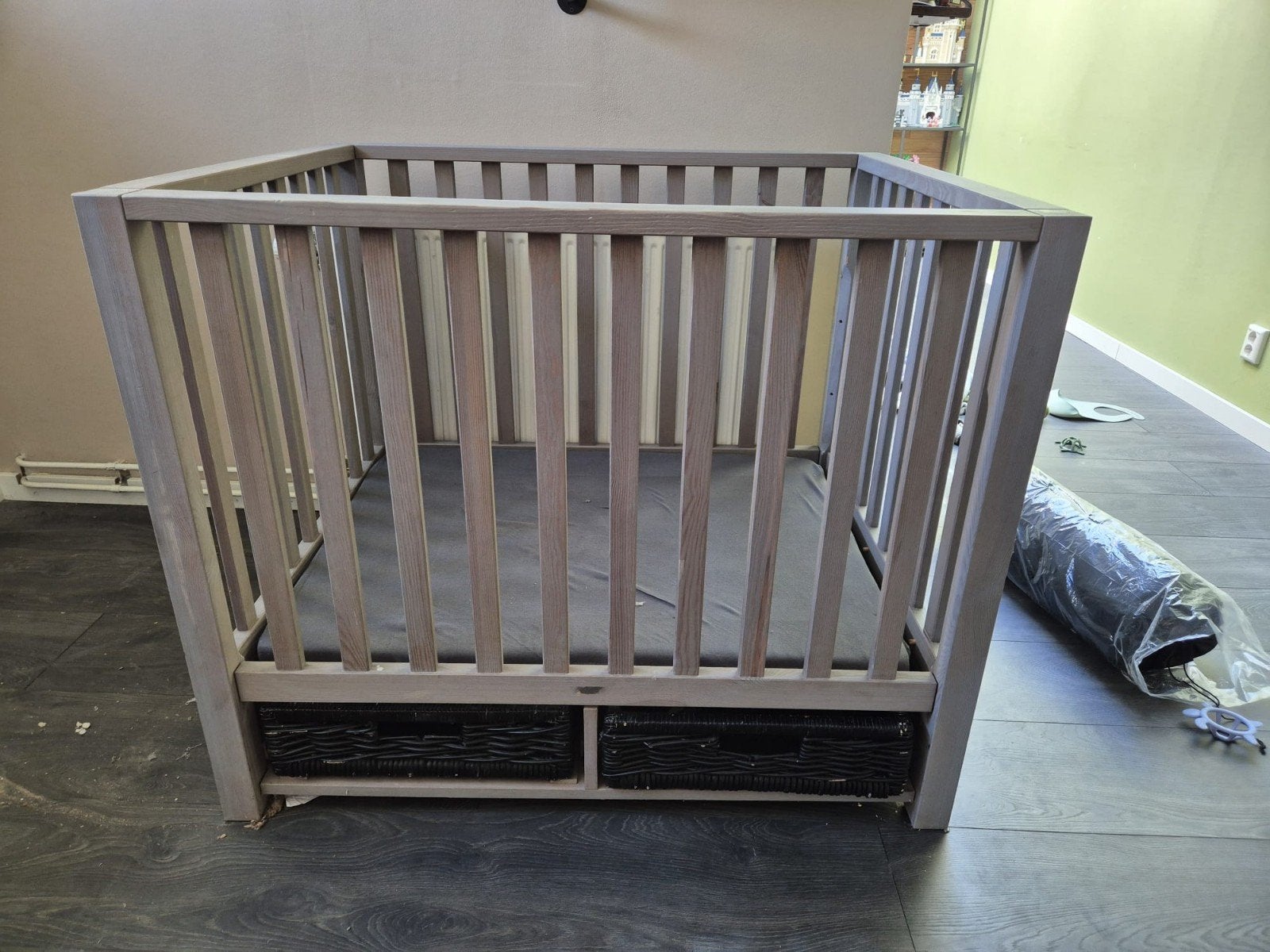 Box met boxkleed en mandjes - Baby's Only, Kinderen en Baby's, Boxen, Ophalen, Gebruikt, Vierkant, Boxkleed