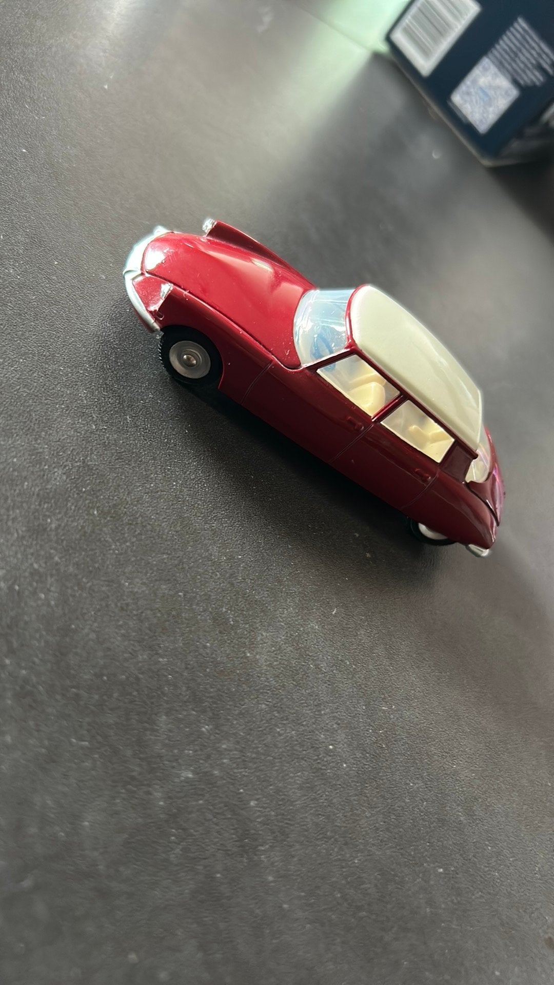 Dinky Toys / Atlas – Citroën DS 19 (1:43) – Bordeauxrood, Ophalen of Verzenden, Zo goed als nieuw