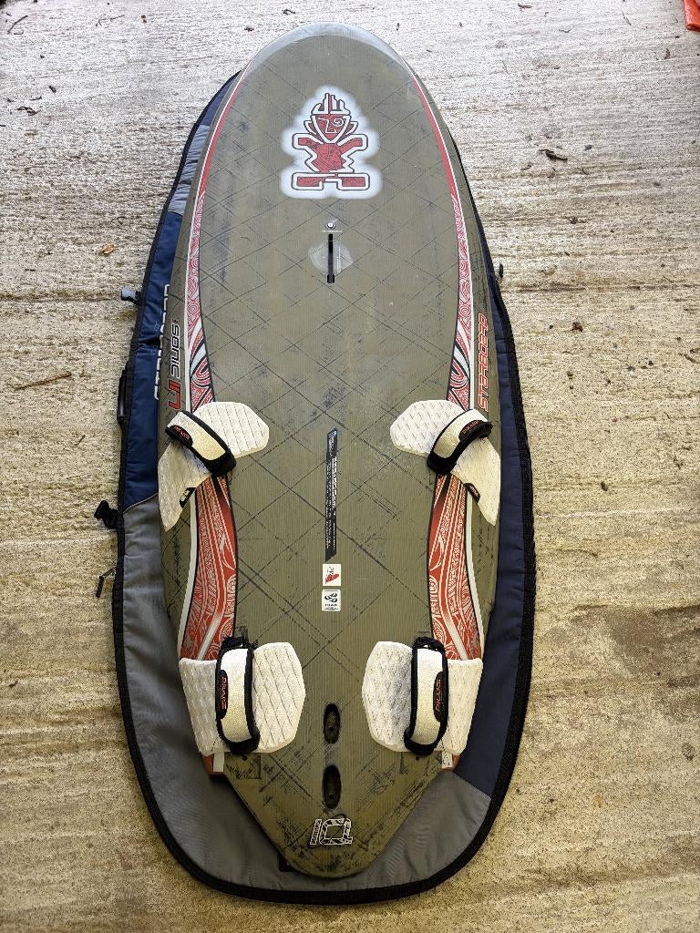 Starboard iSonic 117 Carbon zeer nette staat geen reparaties, Ophalen, Met voetbanden, Gebruikt, Minder dan 250 cm
