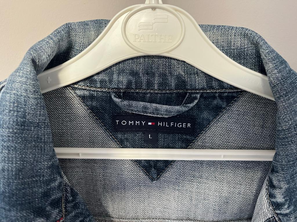 Tommy Hilfiger spijkerjas - Maat L, Kleding | Heren, Jassen | Zomer, Zo goed als nieuw, Maat 52/54 (L), Blauw, Ophalen of Verzenden
