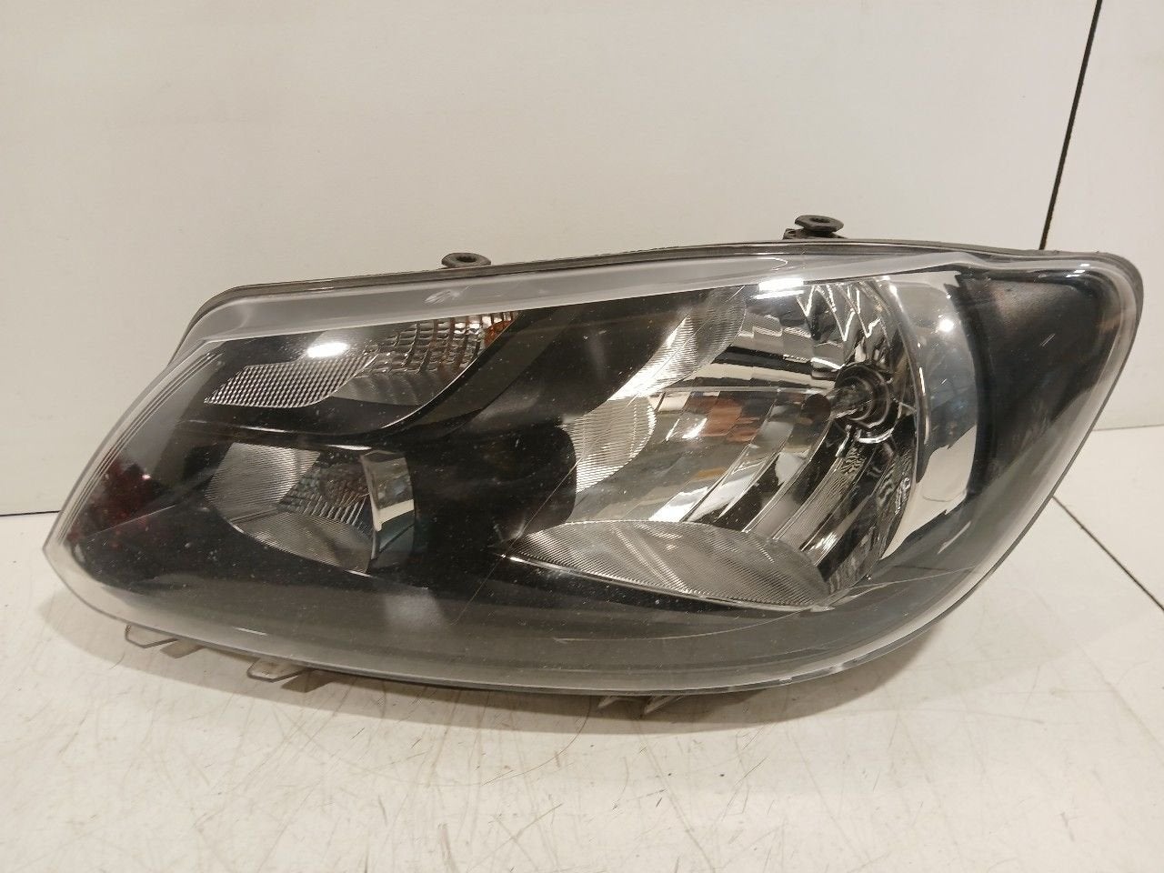 Koplamp links Volkswagen Caddy, Onderdelen@venauto.nl, Van der Ven Autorecycling B.V., Gebruikt, Ettenseweg 76, 4706 PB Roosendaal, The Netherlands