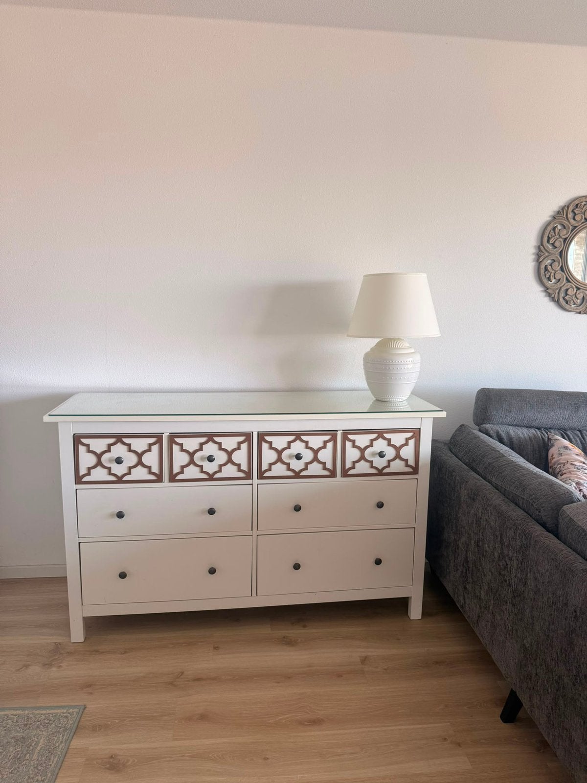 Ikea Hemnes 8 ladekast - met glasplaat en overlay sierplaat, Huis en Inrichting, Ophalen, Zo goed als nieuw