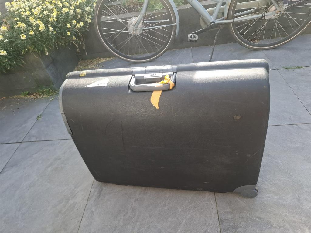 Carlton koffer, Gebruikt, Hard kunststof, 70 cm of meer, 55 cm of meer