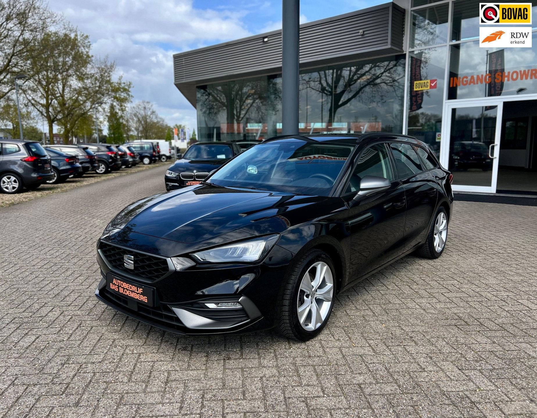 Seat Leon Sportstourer 1.5 eTSI FR Business Intense, Electri, Stof, Zwart, 4 cilinders, 150 pk