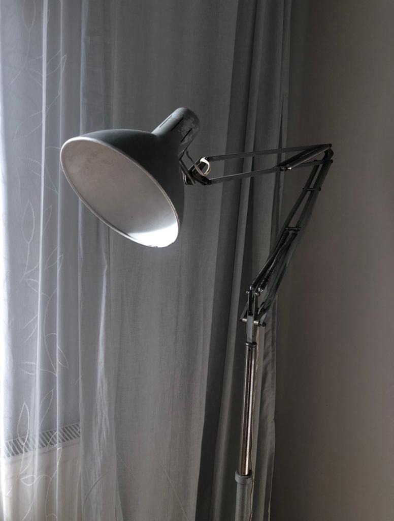 Originele vintage ziekenhuislamp op wielen, Antiek en Kunst, Antiek | Lampen, Ophalen