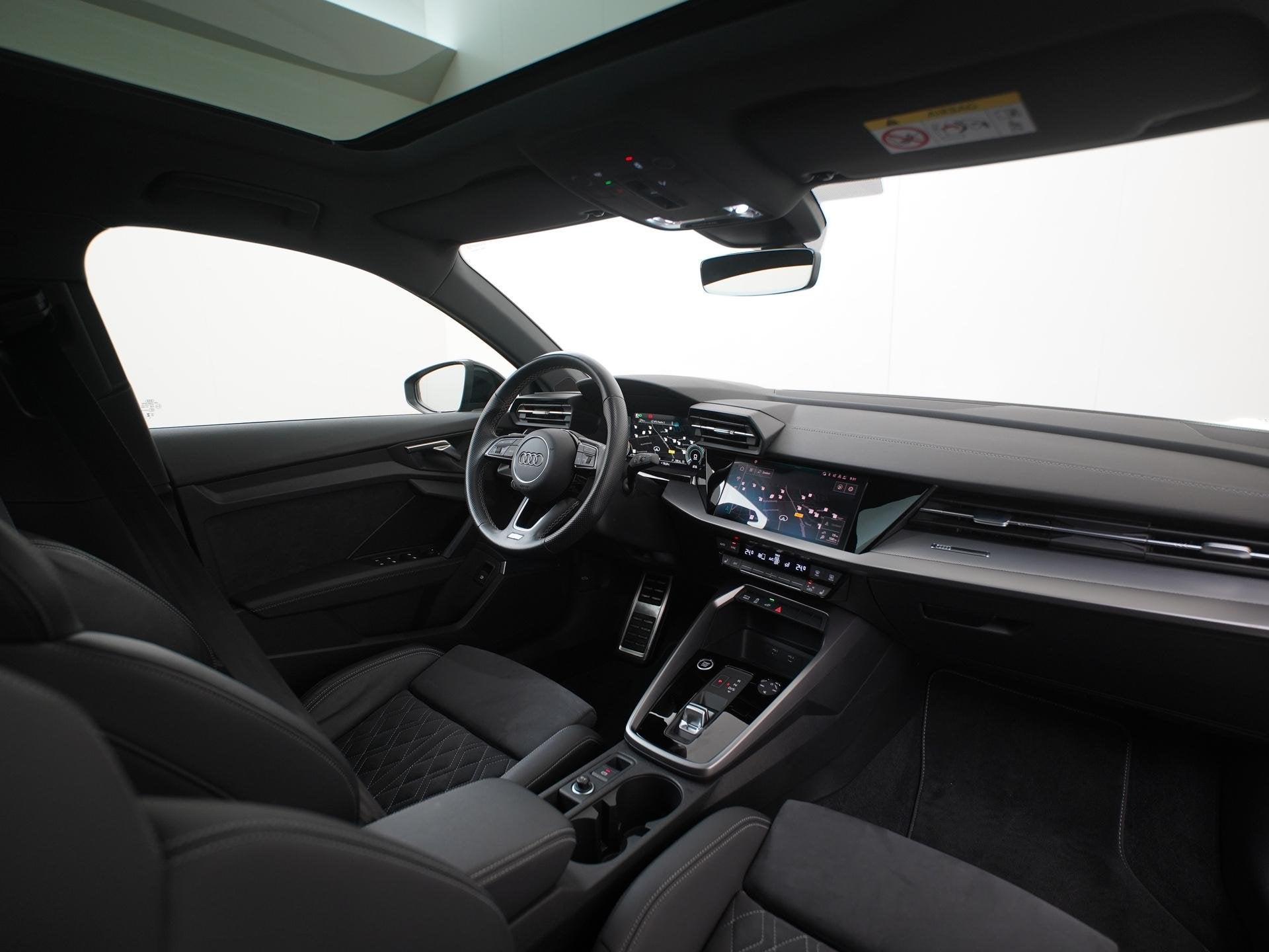 Audi A3 Sportback 45 TFSI S Line | Panoramadak | Bang & Oluf, Auto's, Gebruikt, 4 cilinders, Zwart, Hybride Elektrisch/Benzine