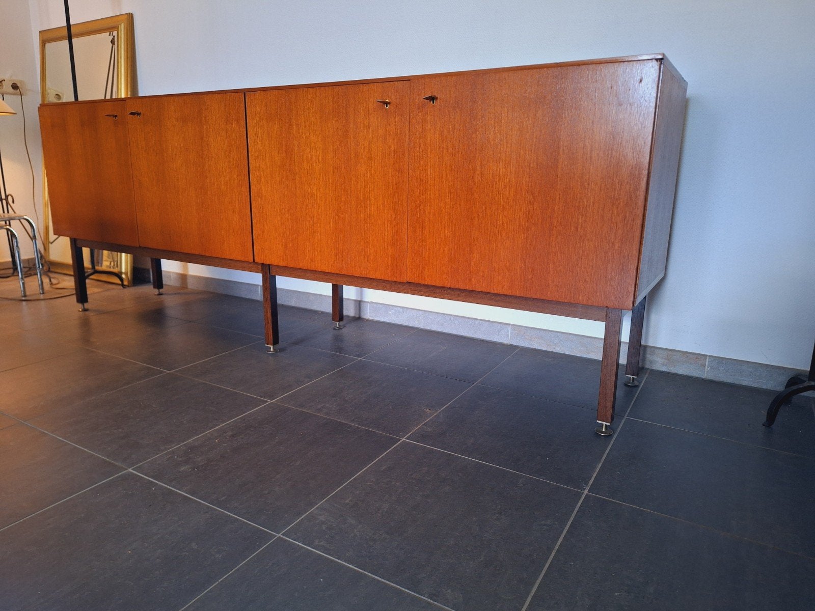 Vintage dressoir midcentury., Huis en Inrichting, Kasten | Dressoirs, Ophalen, Gebruikt, 25 tot 50 cm, 200 cm of meer