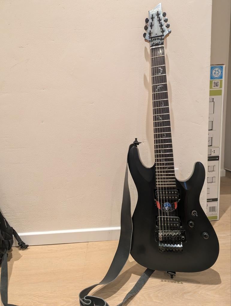 Schecter Damien 7FR met Bat Inlays en Dactivator 7 Pickups, Ophalen of Verzenden, Gebruikt, Solid body, Overige merken