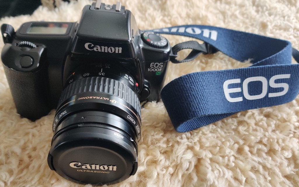 Canon EOS 1000F N met lens EF 35-105mm Ultrasonic, Audio, Tv en Foto, Fotocamera's Analoog, Ophalen, Refurbished, Spiegelreflex