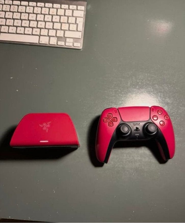 Dualsense Controller PS5 + Razer Charging Dock, Spelcomputers en Games, Ophalen of Verzenden, Zo goed als nieuw