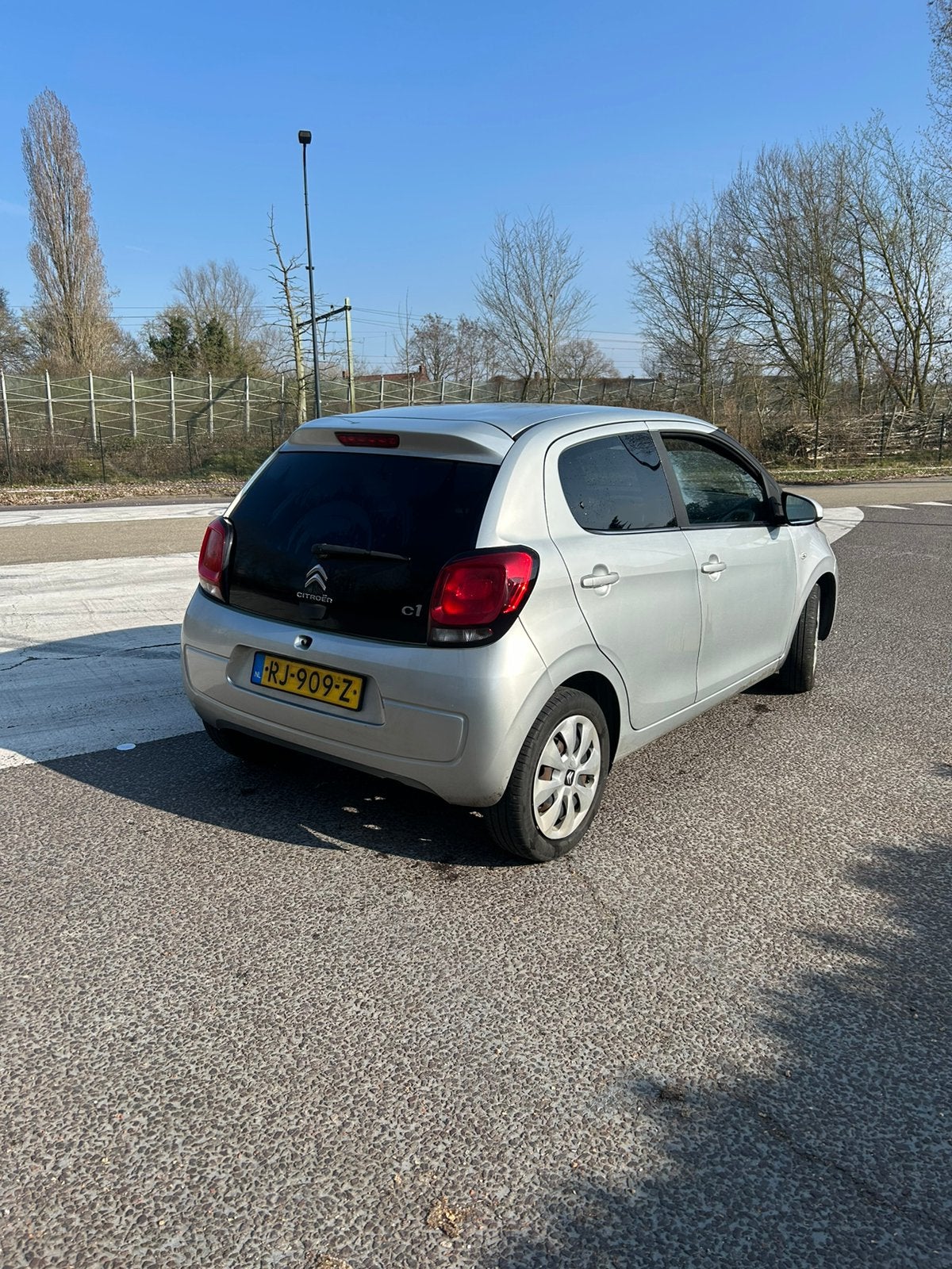 Citroën C1 1.0 VTi 68PK S&S 5D 2017 Grijs, Voorwielaandrijving, 4 stoelen, C1, Origineel Nederlands