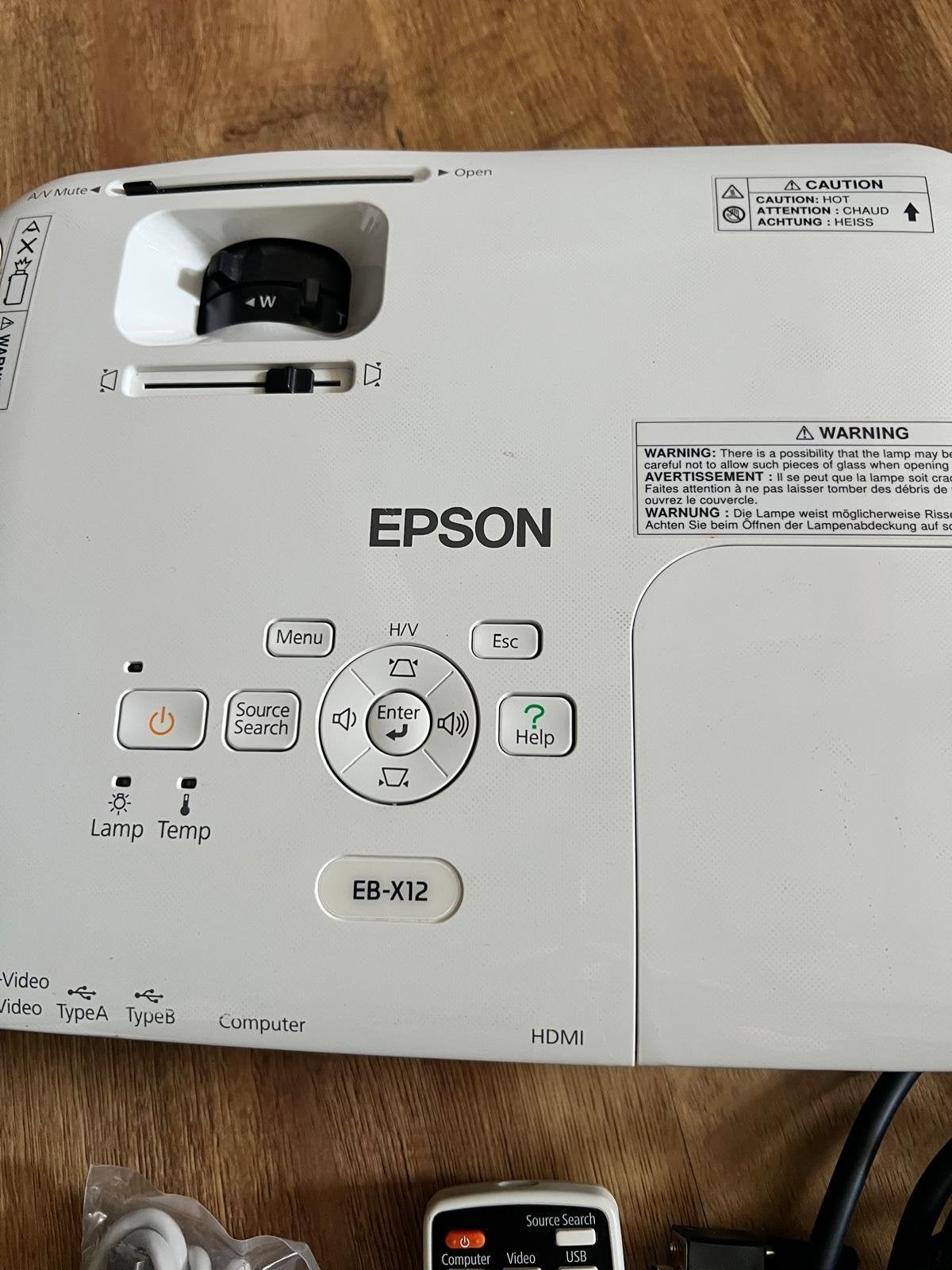 Epson EB-X12 Beamer Projector met afstandsbediening, Audio, Tv en Foto, Beamers, Ophalen of Verzenden, Zo goed als nieuw, LCD
