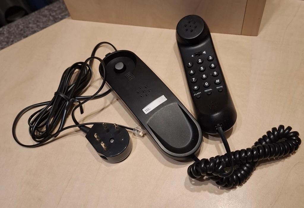 Zwarte huistelefoon met druktoetsen, Telecommunicatie, Vaste telefoons | Niet Draadloos, Ophalen, Gebruikt