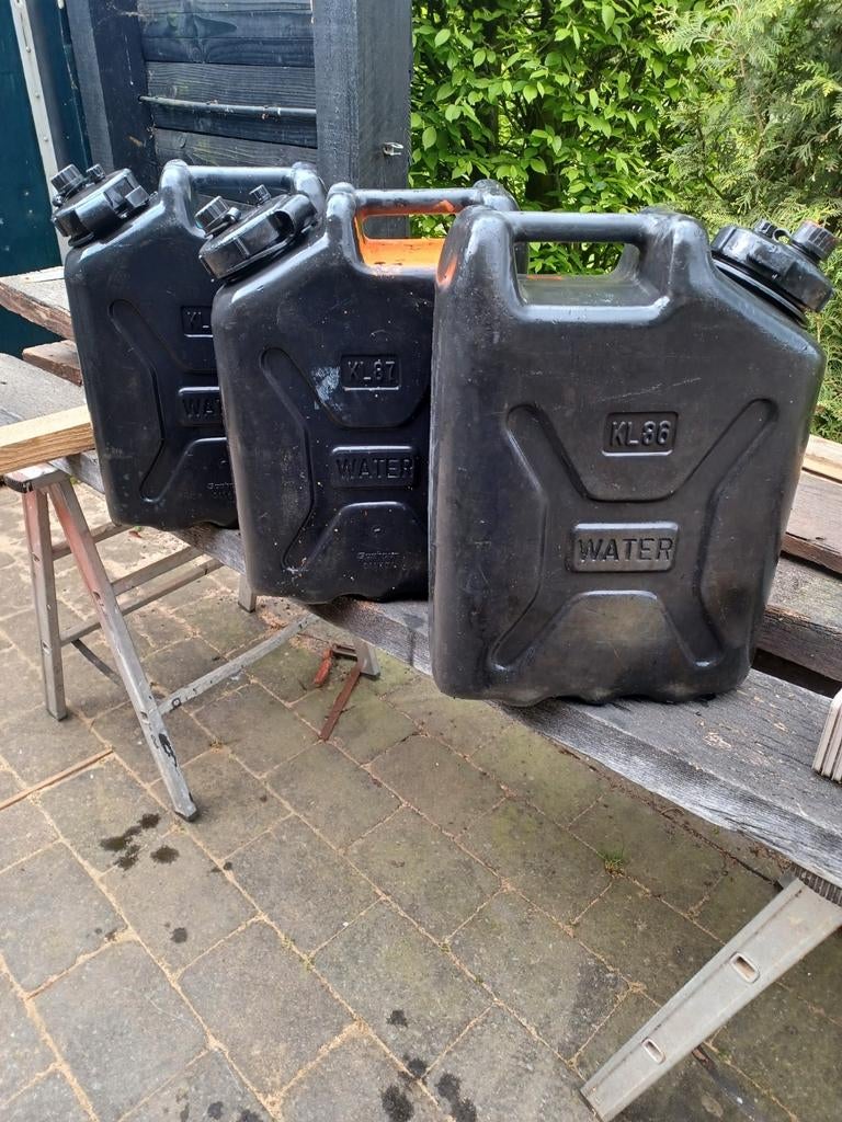 Jerrycan, Ophalen